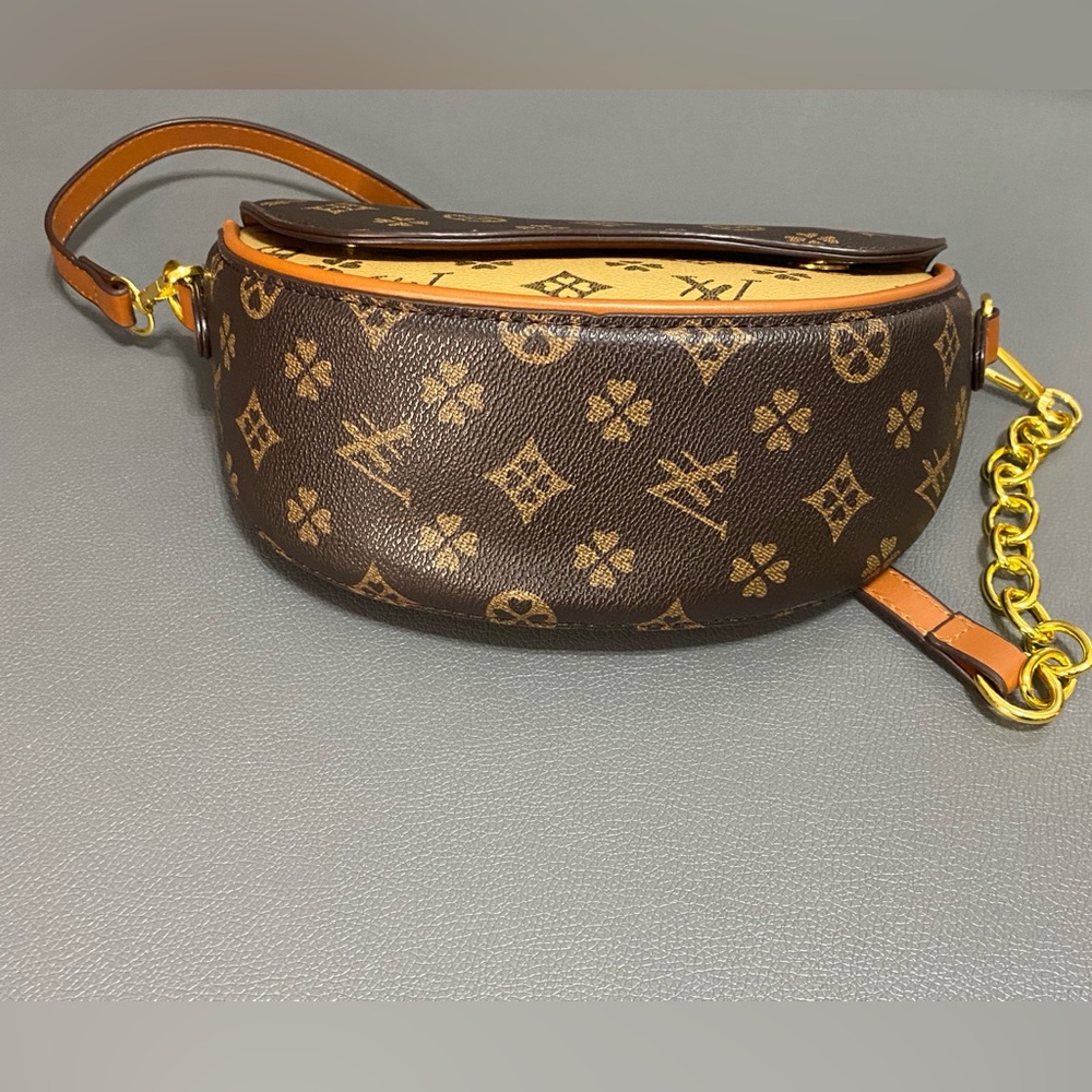 NWOT FASHION MESSENGER SADDLE BAG - Picture 2 of 6